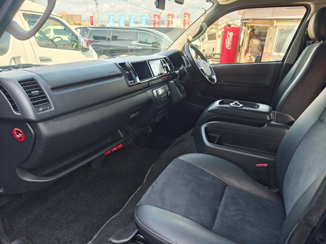 ハイエースバン ロングワイドスーパーGL ダークプライム 後期6速AT 両側電動ドア mObeLベッドキット ナビ フルセグ ブルートゥースオーディオ バックカメラ バルベロ17アルミ ナスカーホワイトレタータイヤ ローダウン LEDテール(22枚目)