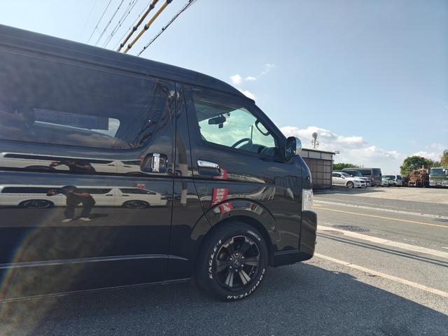 ハイエースバン ロングワイドスーパーGL ダークプライム 後期6速AT 両側電動ドア mObeLベッドキット ナビ フルセグ ブルートゥースオーディオ バックカメラ バルベロ17アルミ ナスカーホワイトレタータイヤ ローダウン LEDテール(24枚目)