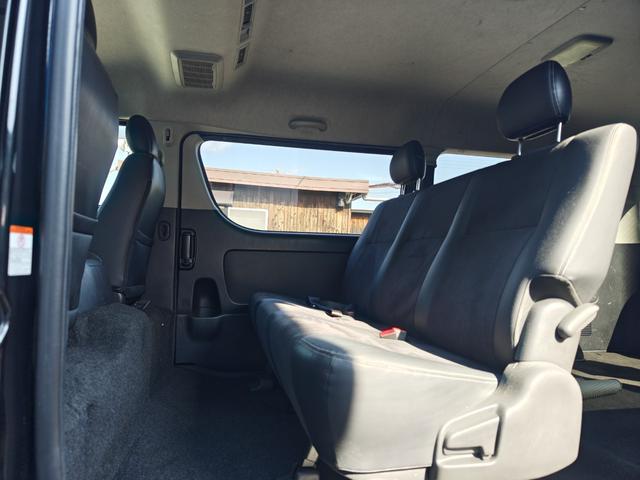 ハイエースバン ロングワイドスーパーGL ダークプライム 後期6速AT 両側電動ドア mObeLベッドキット ナビ フルセグ ブルートゥースオーディオ バックカメラ バルベロ17アルミ ナスカーホワイトレタータイヤ ローダウン LEDテール(39枚目)