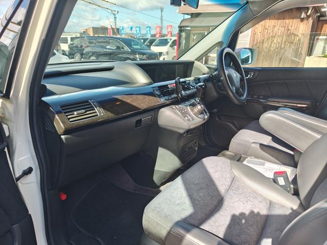 エリシオン GエアロHDDナビスマートセレクション 両側電動ドア 純正ワンセグTV バックカメラ HDMI接続 7人乗 HID ETC 禁煙車両 クリアランスソナー(17枚目)