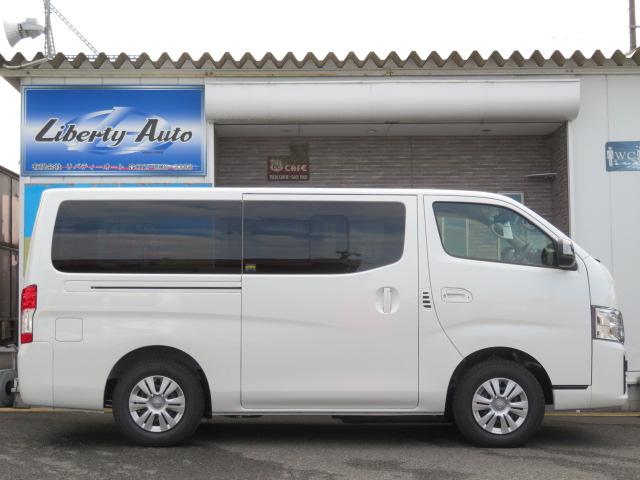 キャラバン ロンググランドプレミアムGX 寒冷地仕様 運転席助手席シートヒーター 左電動スライドドア インテリジェントルームミラー アラウンドビューモニター ハーフレザーシート 4WD 11型ディスプレーオーディオ スクラッチシールド 即納〇(5枚目)