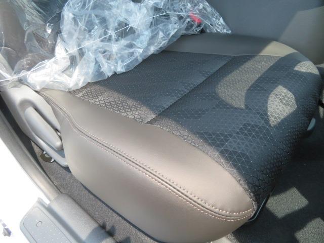 キャラバン ロンググランドプレミアムGX 寒冷地仕様 運転席助手席シートヒーター 左電動スライドドア インテリジェントルームミラー アラウンドビューモニター ハーフレザーシート 4WD 11型ディスプレーオーディオ スクラッチシールド 即納〇(19枚目)