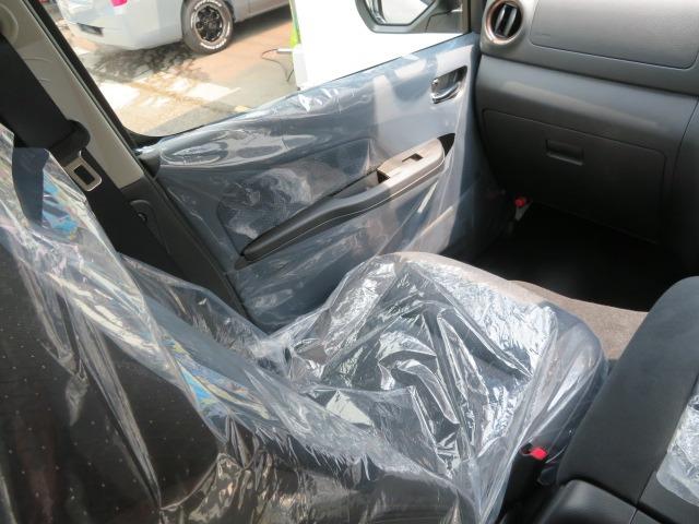 キャラバン ロンググランドプレミアムGX 寒冷地仕様 運転席助手席シートヒーター 左電動スライドドア インテリジェントルームミラー アラウンドビューモニター ハーフレザーシート 4WD 11型ディスプレーオーディオ スクラッチシールド 即納〇(35枚目)