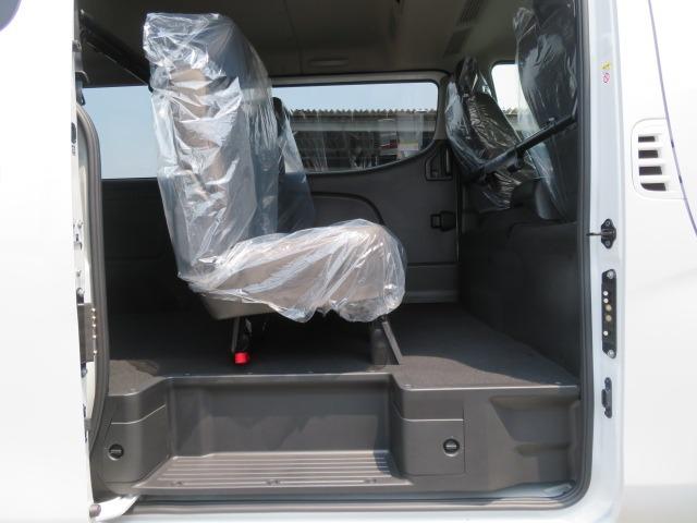 キャラバン ロンググランドプレミアムGX 寒冷地仕様 運転席助手席シートヒーター 左電動スライドドア インテリジェントルームミラー アラウンドビューモニター ハーフレザーシート 4WD 11型ディスプレーオーディオ スクラッチシールド 即納〇(39枚目)