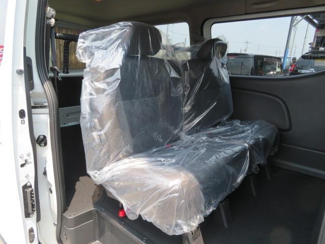 キャラバン ロンググランドプレミアムGX 寒冷地仕様 運転席助手席シートヒーター 左電動スライドドア インテリジェントルームミラー アラウンドビューモニター ハーフレザーシート 4WD 11型ディスプレーオーディオ スクラッチシールド 即納〇(41枚目)