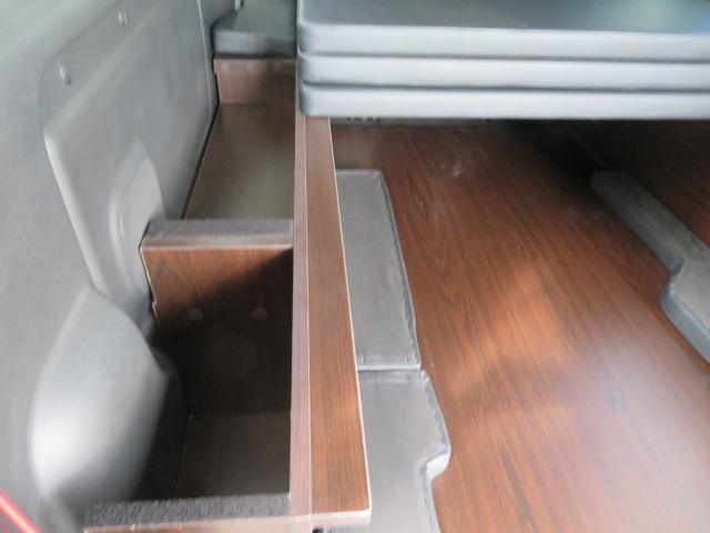 キャラバン ロンググランドプレミアムGX 寒冷地仕様 運転席助手席シートヒーター 左電動スライドドア インテリジェントルームミラー アラウンドビューモニター ハーフレザーシート 4WD 11型ディスプレーオーディオ スクラッチシールド 即納〇(70枚目)