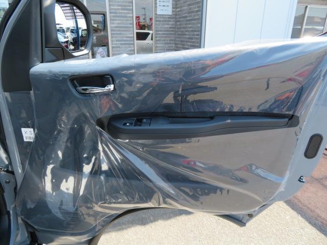 キャラバン ロンググランドプレミアムGX 新車未登録 4WD ディーゼルターボ 寒冷地 オートスライドドア スクラッチシールド アルパイン11型Dオーディオ 全方位運転支援 衝突軽減 アラウンドビューM 車線遺脱 シートヒーター 即納〇(21枚目)