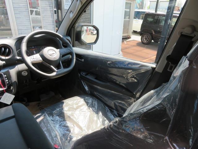 キャラバン ロンググランドプレミアムGX 新車未登録 4WD ディーゼルターボ 寒冷地 オートスライドドア スクラッチシールド アルパイン11型Dオーディオ 全方位運転支援 衝突軽減 アラウンドビューM 車線遺脱 シートヒーター 即納〇(34枚目)