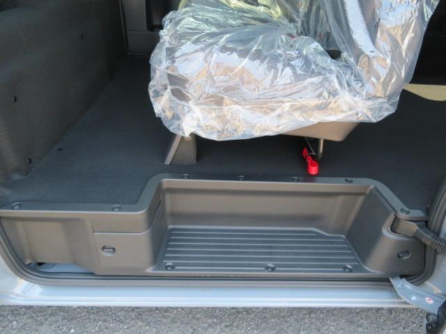 キャラバン ロンググランドプレミアムGX 新車未登録 4WD ディーゼルターボ 寒冷地 オートスライドドア スクラッチシールド アルパイン11型Dオーディオ 全方位運転支援 衝突軽減 アラウンドビューM 車線遺脱 シートヒーター 即納〇(40枚目)