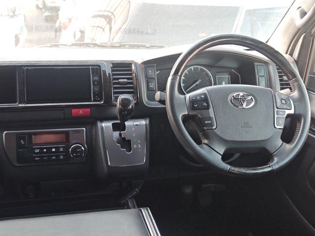 ハイエースバン スーパーGL ダークプライムII ワイドボディ 4WD エアロ 17アルミ リアスライドフロア デジタルインナーミラー パノラミックビューモニター ホワイトレタータイヤ 大型センターコンソール 寒冷地仕様 ナビ フルセグ BT(10枚目)