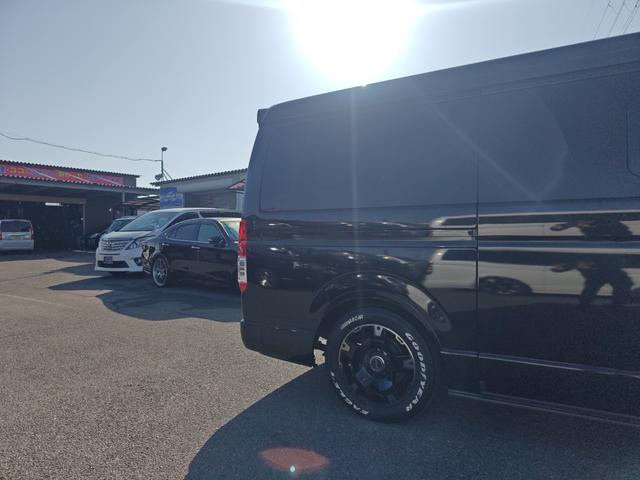 ハイエースバン スーパーGL ダークプライムII ワイドボディ 4WD エアロ 17アルミ リアスライドフロア デジタルインナーミラー パノラミックビューモニター ホワイトレタータイヤ 大型センターコンソール 寒冷地仕様 ナビ フルセグ BT(21枚目)