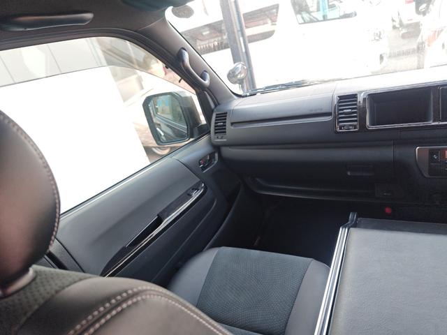 ハイエースバン スーパーGL ダークプライムII ワイドボディ 4WD エアロ 17アルミ リアスライドフロア デジタルインナーミラー パノラミックビューモニター ホワイトレタータイヤ 大型センターコンソール 寒冷地仕様 ナビ フルセグ BT(35枚目)