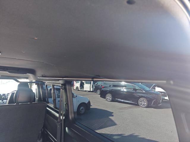 ハイエースバン スーパーGL ダークプライムII ワイドボディ 4WD エアロ 17アルミ リアスライドフロア デジタルインナーミラー パノラミックビューモニター ホワイトレタータイヤ 大型センターコンソール 寒冷地仕様 ナビ フルセグ BT(50枚目)