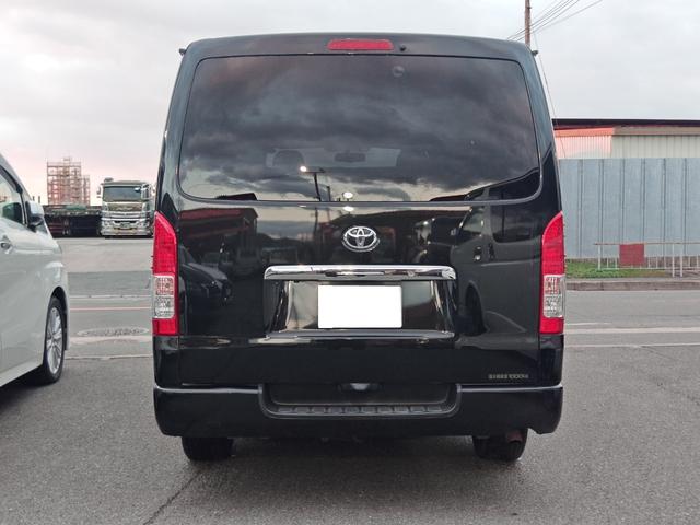 ハイエースバン ロングスーパーＧＬ　ＲＥＶＯシート２脚ロングスライド　４ナンバー８人乗公認　フルフラットベッド　ＩＳＯＦＩＸチャイルドシート対応　ナビ　フルセグ　ブルートゥースオーディオ　社外アルミ　ホワイトレタータイヤ　６速ＡＴ（3枚目）