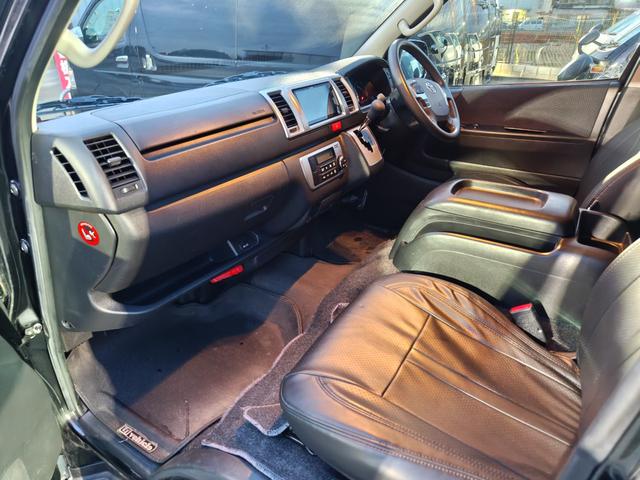 ハイエースバン ロングスーパーＧＬ　ＲＥＶＯシート２脚ロングスライド　４ナンバー８人乗公認　フルフラットベッド　ＩＳＯＦＩＸチャイルドシート対応　ナビ　フルセグ　ブルートゥースオーディオ　社外アルミ　ホワイトレタータイヤ　６速ＡＴ（39枚目）