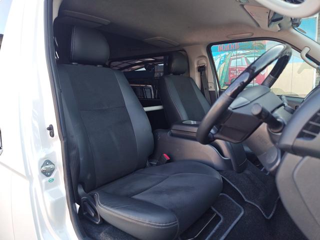 ハイエースバン スーパーＧＬ　ダークプライム　１オーナー　禁煙車　両側電動ドア　ルームミラー内蔵バックカメラ　純正ナビ　フルセグ　ブルートゥースオーディオ　社外アルミホイール　ＥＴＣ　助手席エアバッグ　１００Ｖコンセント　ローダウン（35枚目）