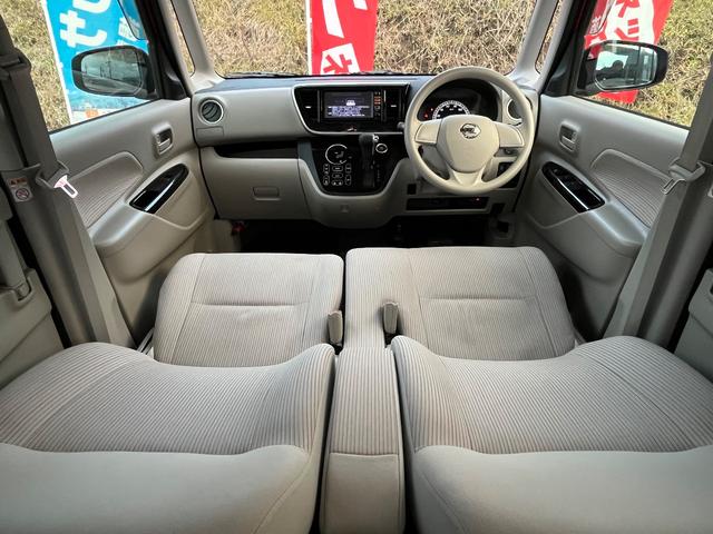 デイズルークス Ｘ　電動ドア　インテリィキー　プッシュスタート　純正ナビ　フルセグＴＶ　バックカメラ（3枚目）