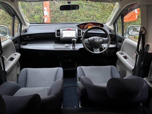 フリード フレックス　ジャストセレクション　パワースライドドア　純正ナビ　地デジ．　バックカメラ　　ＥＴＣ　ＨＩＤ　Ｂｌｕｅｔｏｏｔｈ　ＤＶＤ再生（3枚目）