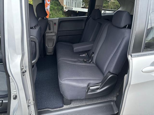 フリード フレックス　ジャストセレクション　パワースライドドア　純正ナビ　地デジ．　バックカメラ　　ＥＴＣ　ＨＩＤ　Ｂｌｕｅｔｏｏｔｈ　ＤＶＤ再生（4枚目）