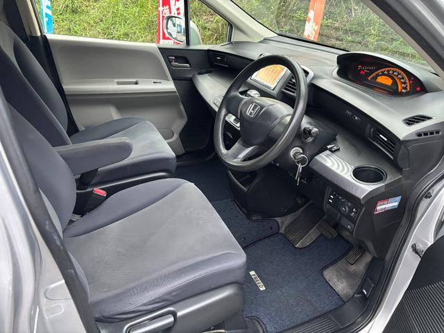 フリード フレックス　ジャストセレクション　パワースライドドア　純正ナビ　地デジ．　バックカメラ　　ＥＴＣ　ＨＩＤ　Ｂｌｕｅｔｏｏｔｈ　ＤＶＤ再生（12枚目）