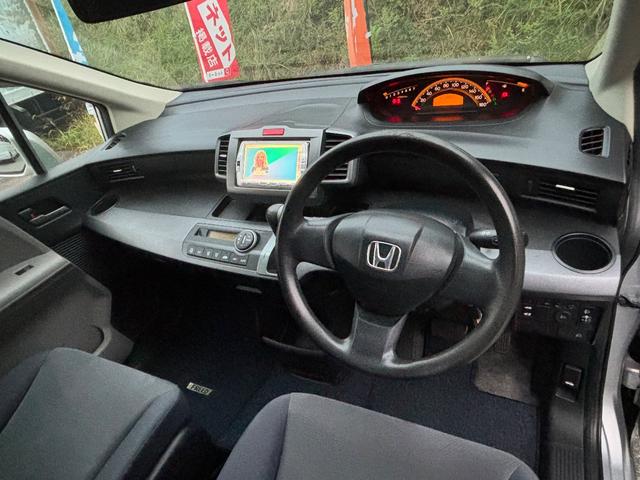 フリード フレックス　ジャストセレクション　パワースライドドア　純正ナビ　地デジ．　バックカメラ　　ＥＴＣ　ＨＩＤ　Ｂｌｕｅｔｏｏｔｈ　ＤＶＤ再生（16枚目）