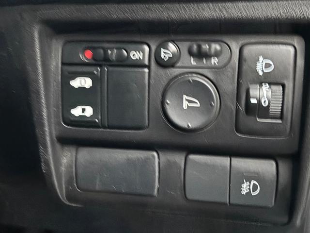 フリード フレックス　ジャストセレクション　パワースライドドア　純正ナビ　地デジ．　バックカメラ　　ＥＴＣ　ＨＩＤ　Ｂｌｕｅｔｏｏｔｈ　ＤＶＤ再生（27枚目）