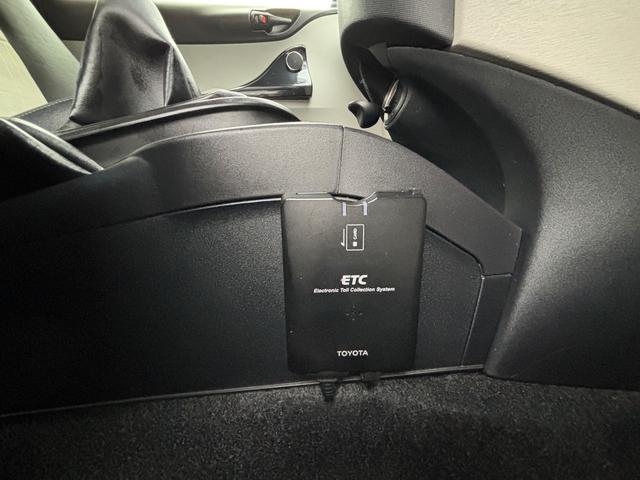 ｉＱ １３０Ｇ　ＭＴ→（ゴー）レザーパッケージ　６速マニュアル　社外ナビ　フルセグＴＶ　バックカメラ　ＥＴＣ（28枚目）