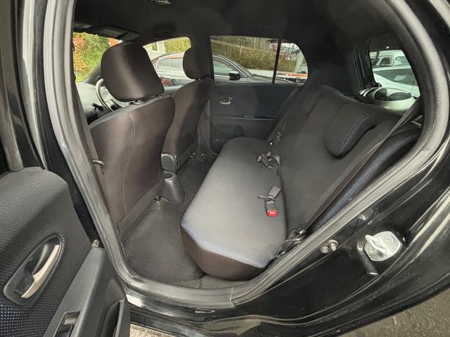 ヴィッツ ＲＳ　社外ナビ　フルセグＴＶ　バックカメラ　Ｂｌｕｅｔｏｏｔｈ　ＥＴＣ　ＨＩＤ（6枚目）