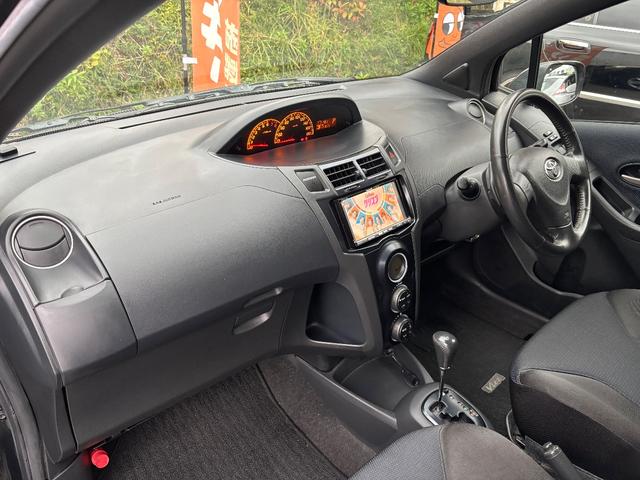 ヴィッツ ＲＳ　社外ナビ　フルセグＴＶ　バックカメラ　Ｂｌｕｅｔｏｏｔｈ　ＥＴＣ　ＨＩＤ（19枚目）