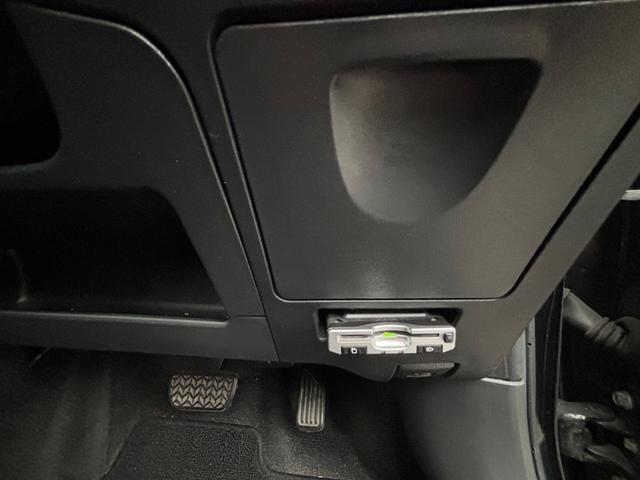 ヴィッツ ＲＳ　社外ナビ　フルセグＴＶ　バックカメラ　Ｂｌｕｅｔｏｏｔｈ　ＥＴＣ　ＨＩＤ（25枚目）
