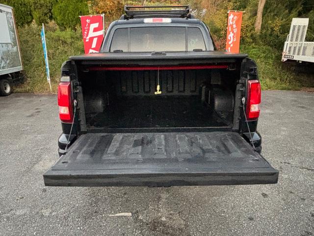 エクスプローラースポーツトラック ＸＬＴ　リフトアップ　社外２０インチアルミ　社外ナビ　フルセグＴＶ　バックカメラ（16枚目）