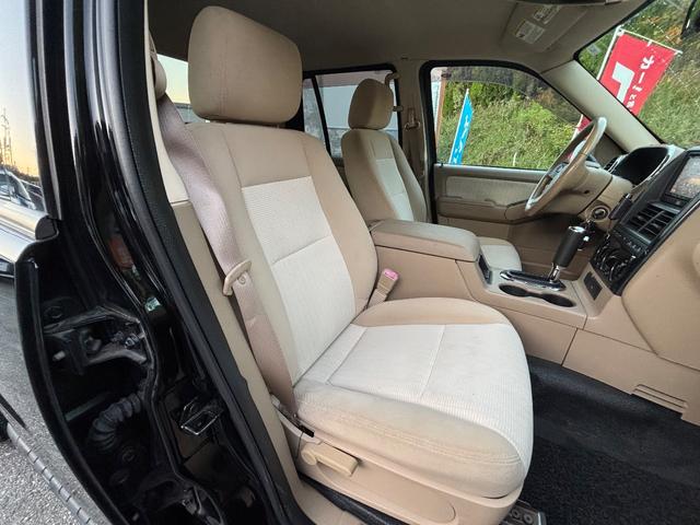 エクスプローラースポーツトラック ＸＬＴ　リフトアップ　社外２０インチアルミ　社外ナビ　フルセグＴＶ　バックカメラ（29枚目）