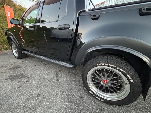 エクスプローラースポーツトラック ＸＬＴ　リフトアップ　社外２０インチアルミ　社外ナビ　フルセグＴＶ　バックカメラ（34枚目）