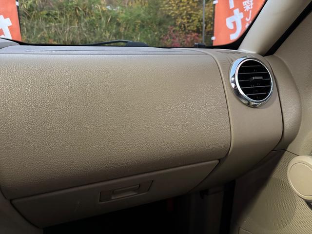 エクスプローラースポーツトラック ＸＬＴ　リフトアップ　社外２０インチアルミ　社外ナビ　フルセグＴＶ　バックカメラ（43枚目）