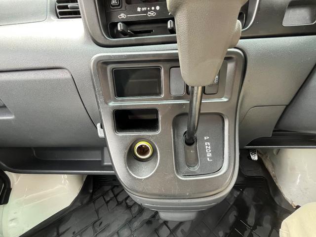 サンバーバン トランスポーター　ナビ　ＴＶ　ＥＴＣ　キーレース　タイミングチェーン式（17枚目）