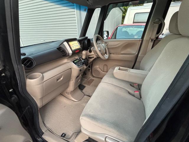 Ｎ－ＢＯＸ Ｇ・Ｌパッケージ　スマートキー　プッシュスタート　純正ナビ　フルセグＴＶバックカメラ　Ｂｌｕｅｔｏｏｔｈ　パワースライドドア　ＥＴＣ（3枚目）