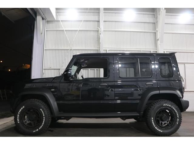 ジムニーノマド ＦＣ　アルパインナビ／アルパインＤミラー／ＤＥＬＴＡ　ＦＯＲＣＥ　ＯＶＥＲＬＡＮＤＥＲ１６ＡＷ／ＯＰＥＮ　ＣＯＵＮＴＲＹタイヤ／シートカバー／Ｐセンサー／セーフティーサポート／ＬＥＤヘッドランプ／スポイラー（4枚目）