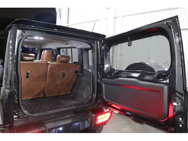 ジムニーノマド ＦＣ　アルパインナビ／アルパインＤミラー／ＤＥＬＴＡ　ＦＯＲＣＥ　ＯＶＥＲＬＡＮＤＥＲ１６ＡＷ／ＯＰＥＮ　ＣＯＵＮＴＲＹタイヤ／シートカバー／Ｐセンサー／セーフティーサポート／ＬＥＤヘッドランプ／スポイラー（8枚目）