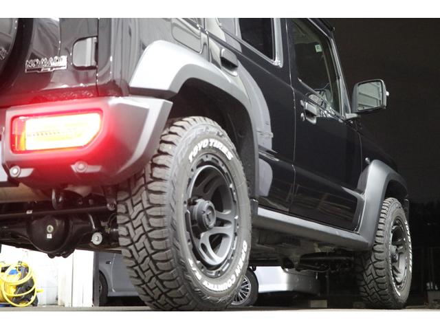 ジムニーノマド ＦＣ　アルパインナビ／アルパインＤミラー／ＤＥＬＴＡ　ＦＯＲＣＥ　ＯＶＥＲＬＡＮＤＥＲ１６ＡＷ／ＯＰＥＮ　ＣＯＵＮＴＲＹタイヤ／シートカバー／Ｐセンサー／セーフティーサポート／ＬＥＤヘッドランプ／スポイラー（37枚目）