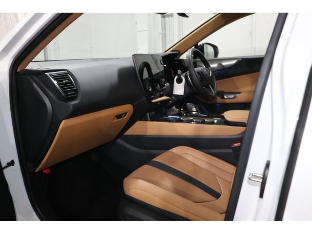 ＮＸ ＮＸ３５０ｈ　Ｆスポーツ　ＴＲＤエアロ／内装ヘーゼル／パノラマルーフ／オレンジキャリパー／デジタルインナーミラー／ワンオーナー／１４型ナビ／３６０カメラ／シートヒータークーラー／ヘッドアップディスプレイ／３眼ＬＥＤヘッドラント（14枚目）
