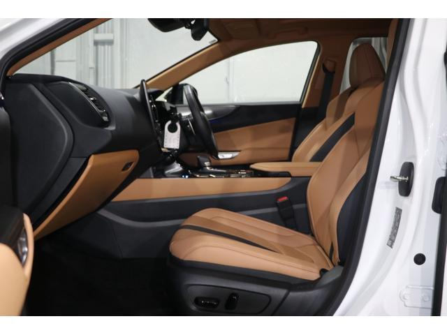 ＮＸ ＮＸ３５０ｈ　Ｆスポーツ　ＴＲＤエアロ／内装ヘーゼル／パノラマルーフ／オレンジキャリパー／デジタルインナーミラー／ワンオーナー／１４型ナビ／３６０カメラ／シートヒータークーラー／ヘッドアップディスプレイ／３眼ＬＥＤヘッドラント（15枚目）