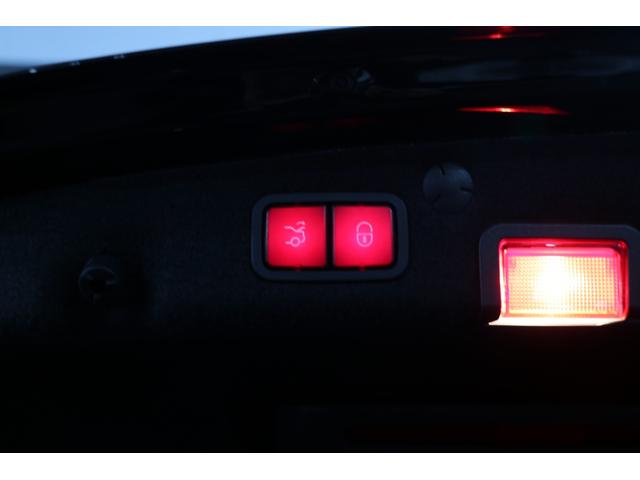 Cクラス C200アバンギャルド AMGライン レザーエクスクルーシブパッケージ/ヘッドアップディスプレイ/黒革シート/パークトロニック/シートヒーター/パワートランク/純正18インチAW/LEDライト(9枚目)