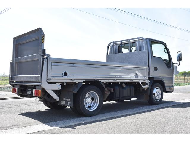 　ＰＳ　ＰＷ　５ＭＴ　アーム式ＰＧ　積載２０００ｋｇ　ＥＴＣ　アイドリングストップ　３０００ｃｃ　ロープ穴　荷台鉄板架装　電格ミラー(25枚目)