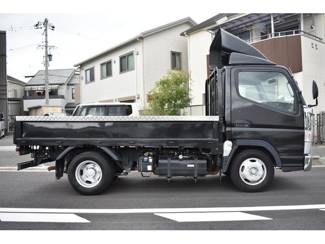 キャンター ＰＳ　ＰＷ　３．０Ｄ　積載２０００ｋｇ　低床　リアＷタイヤ　ＰＳ　ＰＷ　３．０Ｄ　積載２．０ｔ　リアＷタイヤ　低床　ＥＴＣ　オーディオナビ　Ｂｌｕｅｔｏｏｔｈ対応メタリックブラック　導風板（31枚目）