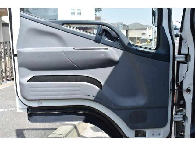 キャンター 　ＰＳ　ＰＷ　ＡＴ　積載１５００ｋｇ　垂直パワーゲート　総重量４２２５ｋｇ　４ＷＤ　車両総重量４２２５ｋｇ　揚力６００ｋｇ　ダブルタイヤ（8枚目）