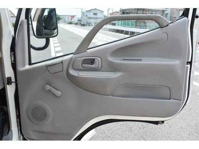 ダイナトラック シングルジャストロー　積載２０００ｋｇ　垂直ＰＧ　ＡＴ　ＥＴＣ　総重量４８６５ｋｇ　荷台鉄板架装　あおり高　４９００ｃｃ　ダブルタイヤ　オリジナルシートカバー（5枚目）