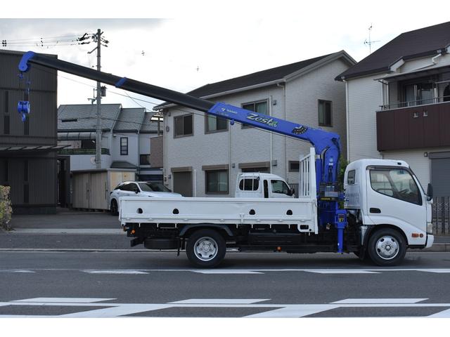 デュトロ ３段クレーンラジコン　５ＭＴ　ＥＴＣ　積載量２０００ｋｇ　総重量５７２５ｋｇ　かるがるゲート　Ｗタイヤ　ＡＢＳ　パワステ　ＺＥ２６３ＨＲ　荷台寸法　長さ３５０ｃｍ　幅１８０ｃｍ　高さ３８ｃｍ（46枚目）