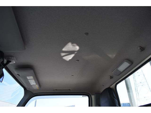 デュトロ 全低床　平　積載２０００ｋｇ　ＡＴ　ドラレコ　総重量４４５５ｋｇ　ＥＴＣ　衝突軽減ブレーキ　レーンキープアシスト　電格ミラー　ディーゼル（30枚目）