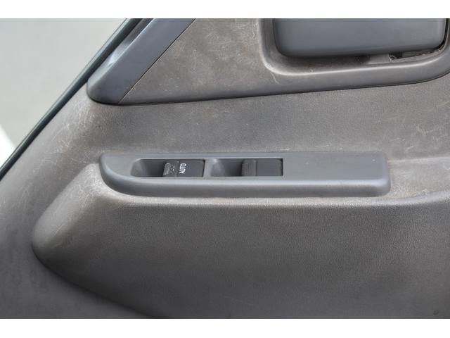 エルフトラック フルフラットロー 垂直式パワーゲート 積載2000kg AT 車両総重量4755kg 電格ミラー 荷台鉄板 ETC 荷台長さ309cm 高さ39cm(7枚目)