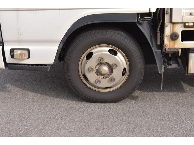 エルフトラック フルフラットロー 垂直式パワーゲート 積載2000kg AT 車両総重量4755kg 電格ミラー 荷台鉄板 ETC 荷台長さ309cm 高さ39cm(26枚目)